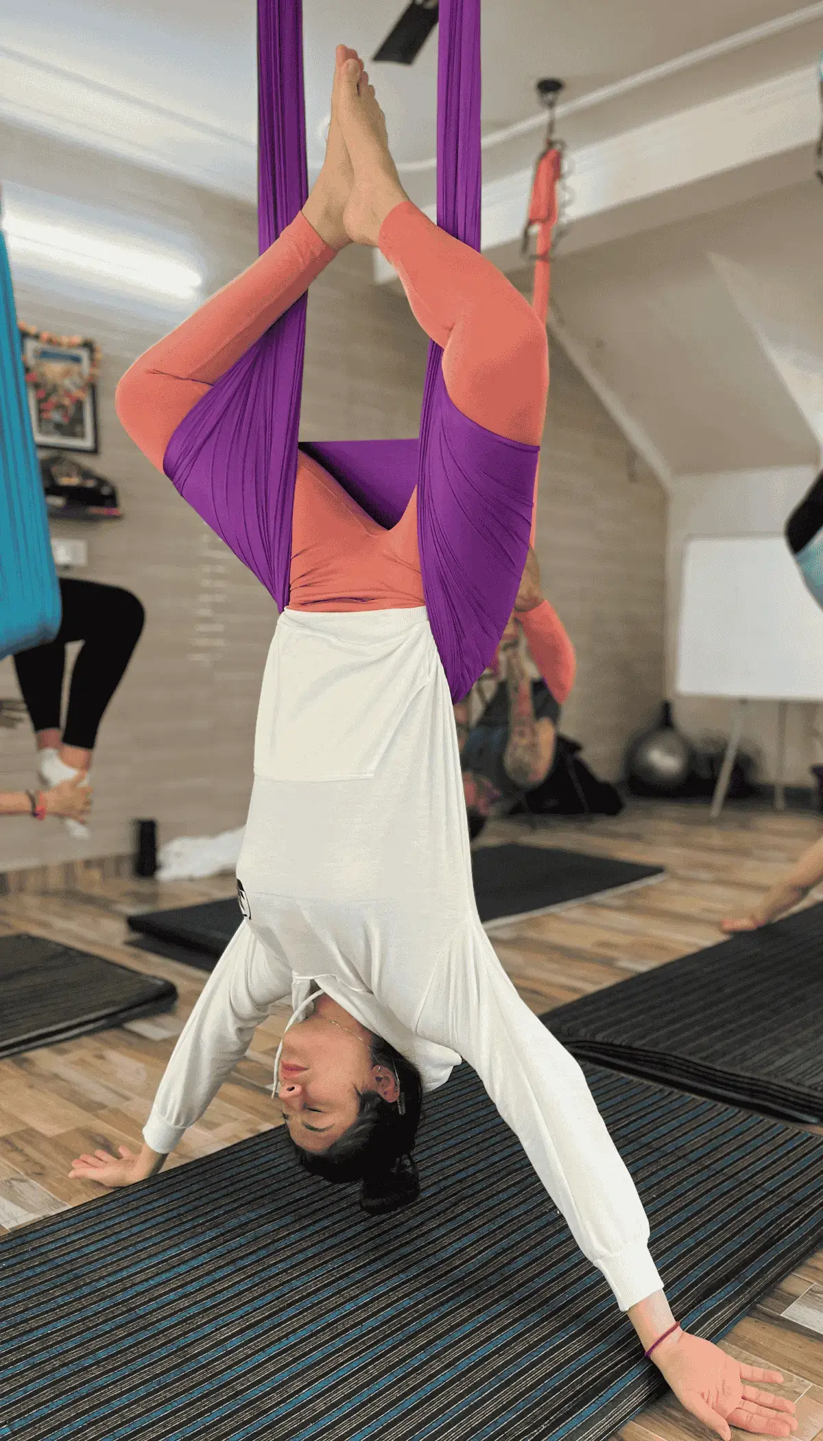 06 Days Aerial Yoga